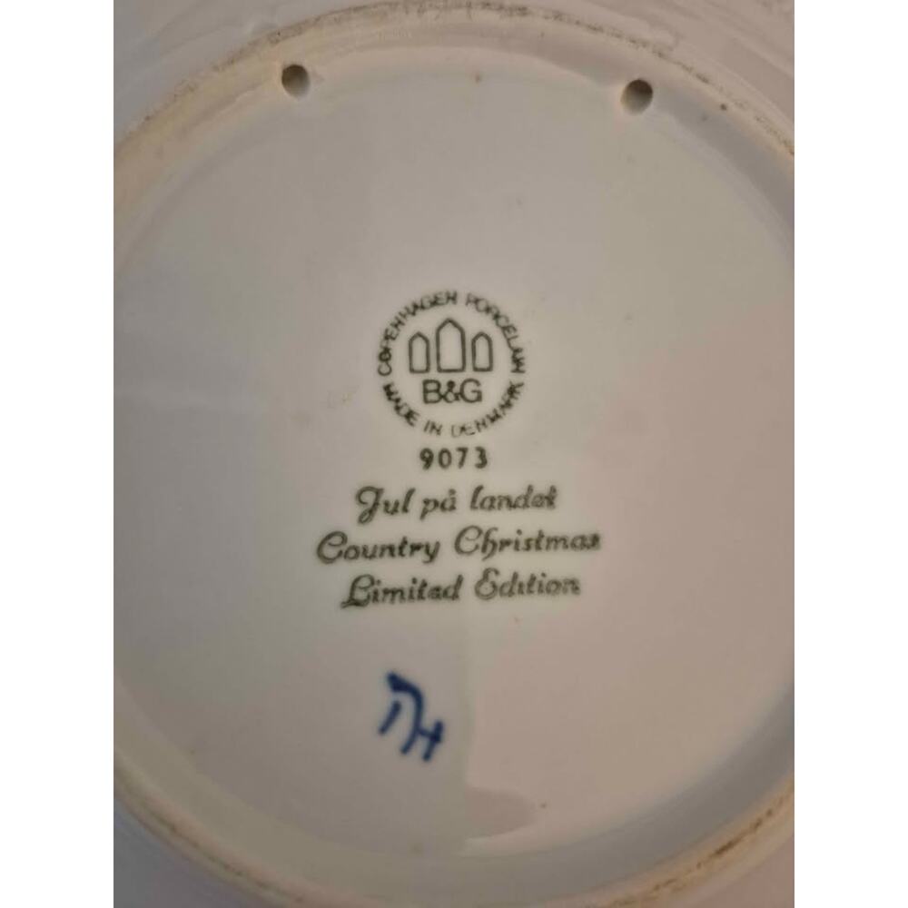 Vintage 1973 Bing & Grøndahl (B&G) Christmas Plate - "Country Christmas" - Picture 3 of 3